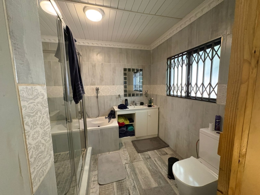 4 Bedroom Property for Sale in Waterval East North West